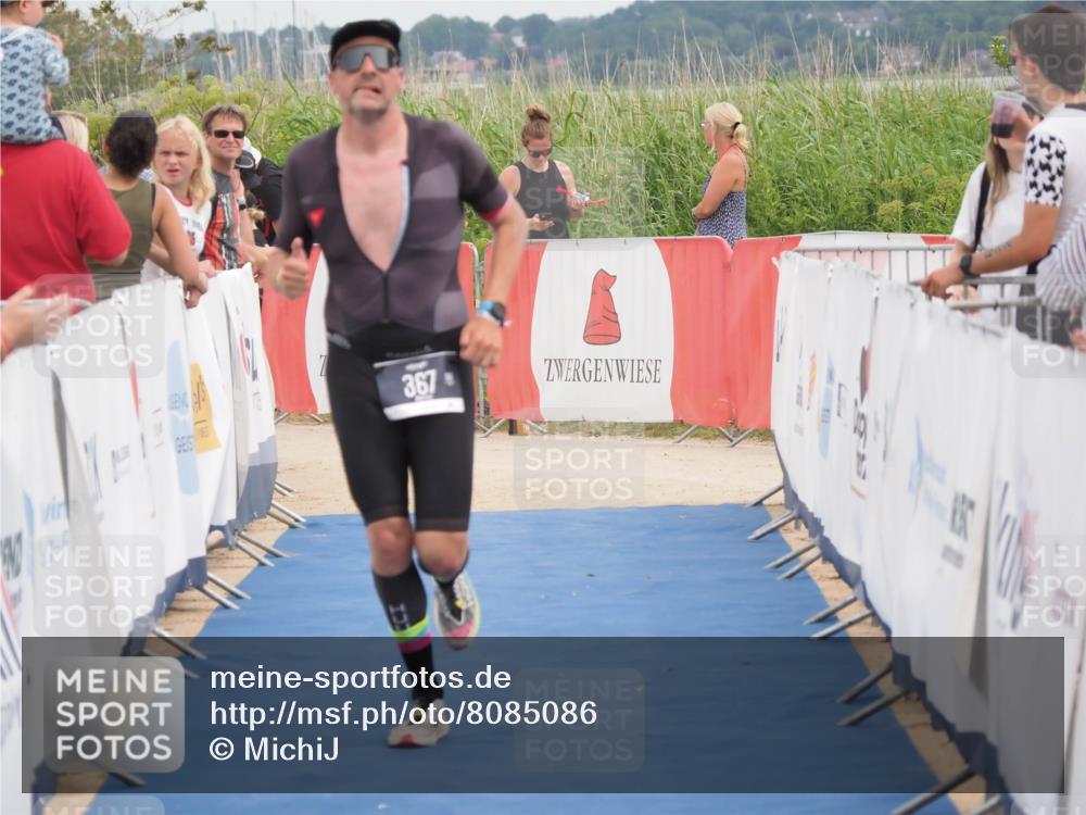 22.06.2025 - Viking Triathlon MichiJ http://msf.ph/oto/8085086 22.06.2025 14:51:37 Ziel 367 meine-sportfotos.de