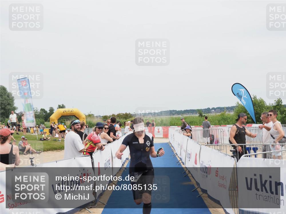 22.06.2025 - Viking Triathlon MichiJ http://msf.ph/oto/8085135 22.06.2025 14:43:36 Ziel 14 meine-sportfotos.de