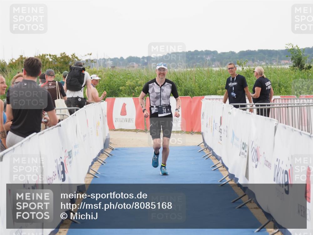 22.06.2025 - Viking Triathlon MichiJ http://msf.ph/oto/8085168 22.06.2025 16:20:29 Ziel 74, 131 meine-sportfotos.de