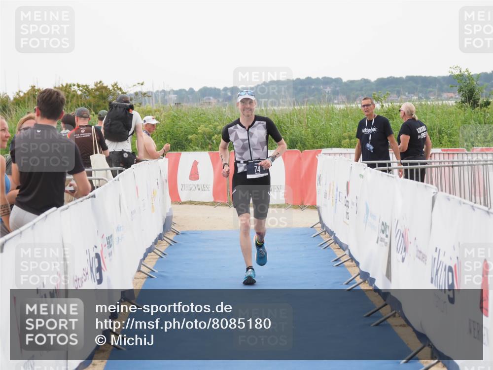 22.06.2025 - Viking Triathlon MichiJ http://msf.ph/oto/8085180 22.06.2025 16:20:29 Ziel 74, 131 meine-sportfotos.de