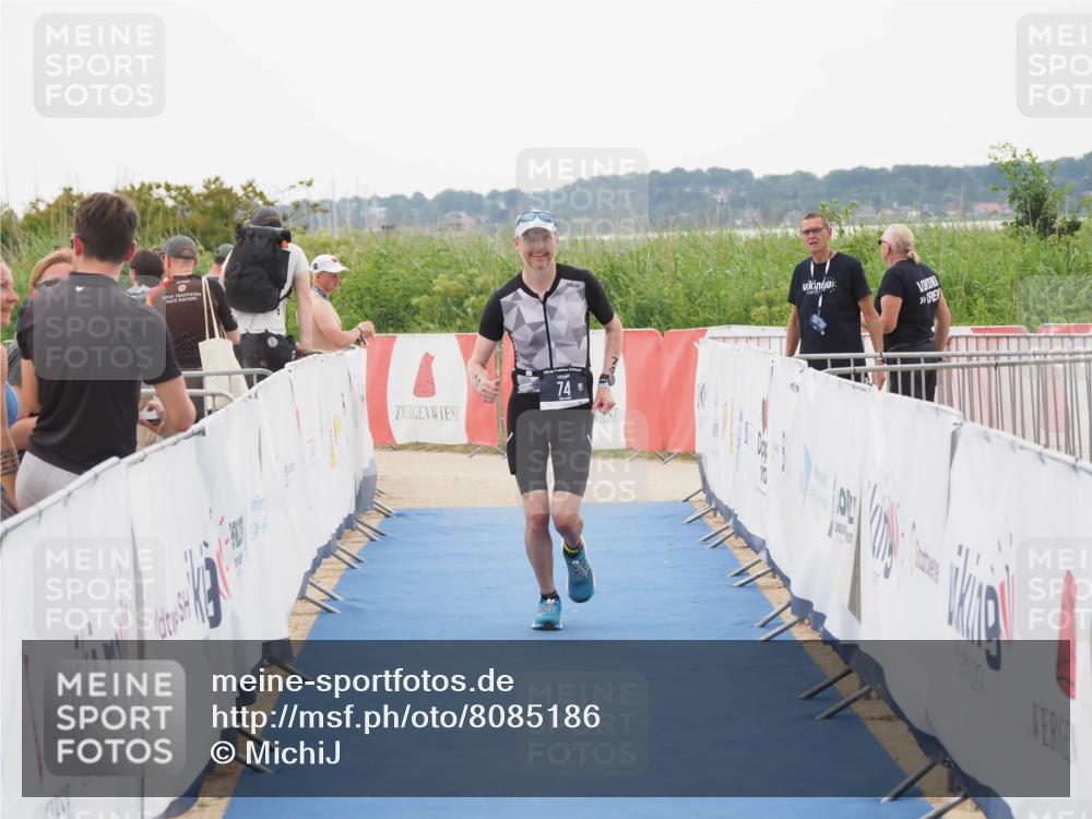 22.06.2025 - Viking Triathlon MichiJ http://msf.ph/oto/8085186 22.06.2025 16:20:29 Ziel 74, 131 meine-sportfotos.de