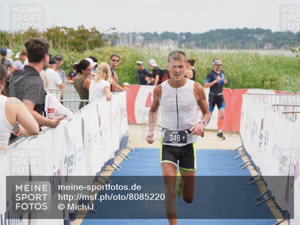 22.06.2025 - Viking Triathlon MichiJ http://msf.ph/oto/8085220 22.06.2025 14:43:59 Ziel 349 meine-sportfotos.de