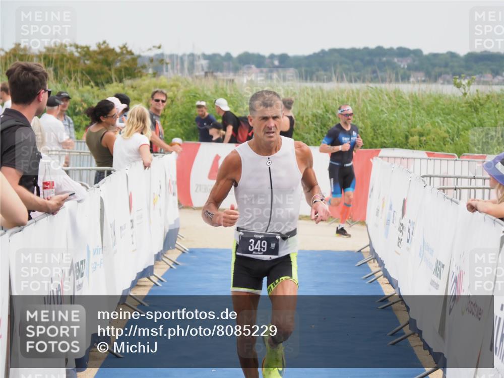 22.06.2025 - Viking Triathlon MichiJ http://msf.ph/oto/8085229 22.06.2025 14:43:59 Ziel 349 meine-sportfotos.de