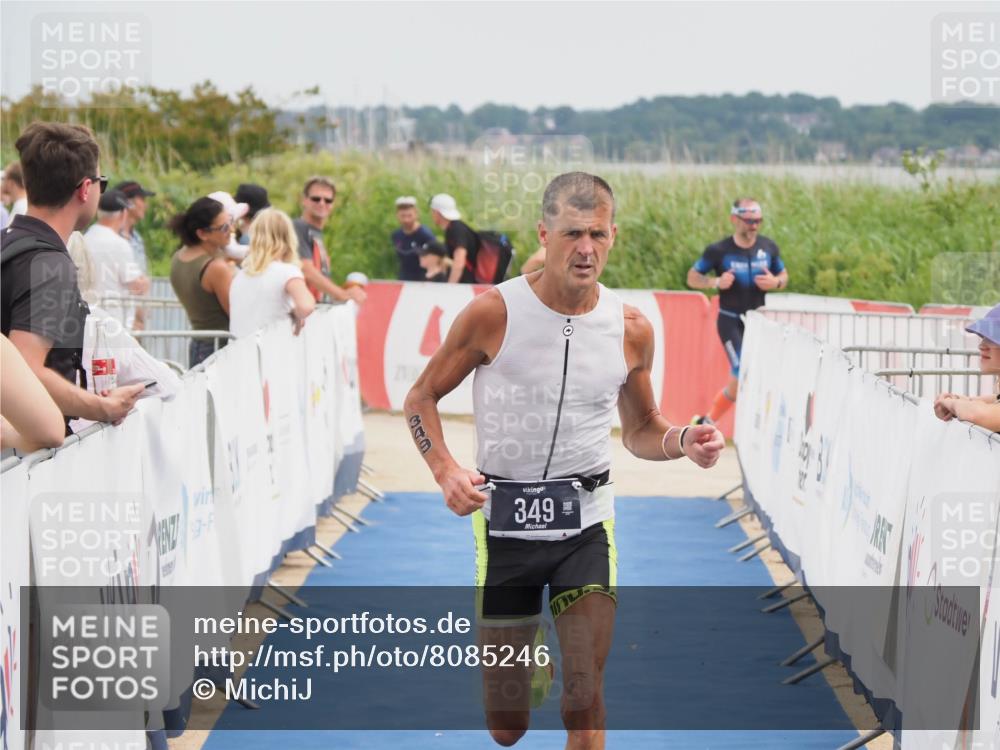 22.06.2025 - Viking Triathlon MichiJ http://msf.ph/oto/8085246 22.06.2025 14:43:59 Ziel 349 meine-sportfotos.de