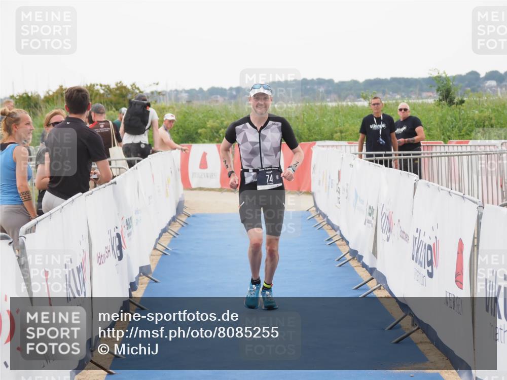 22.06.2025 - Viking Triathlon MichiJ http://msf.ph/oto/8085255 22.06.2025 16:20:31 Ziel 74 meine-sportfotos.de
