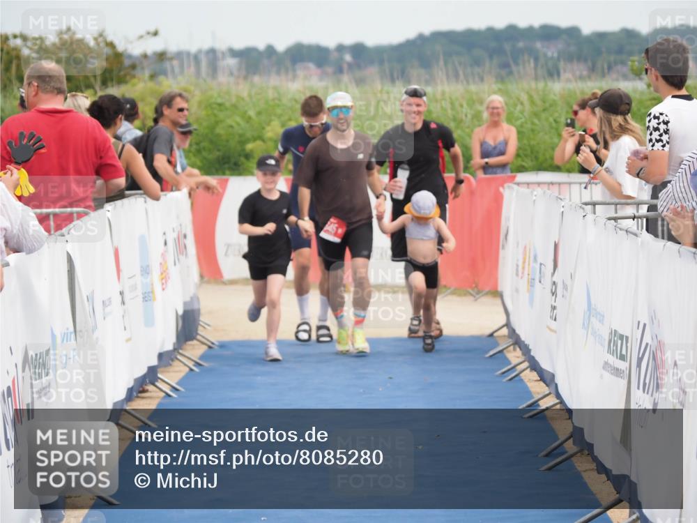 22.06.2025 - Viking Triathlon MichiJ http://msf.ph/oto/8085280 22.06.2025 14:52:09 Ziel 645 meine-sportfotos.de