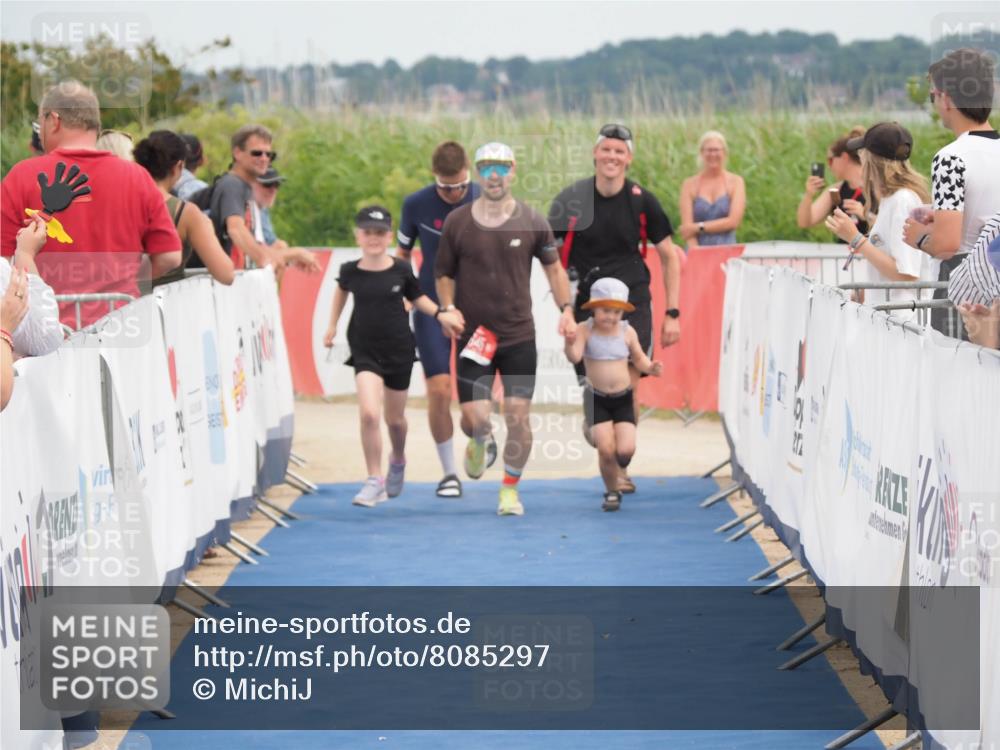 22.06.2025 - Viking Triathlon MichiJ http://msf.ph/oto/8085297 22.06.2025 14:52:09 Ziel 645 meine-sportfotos.de