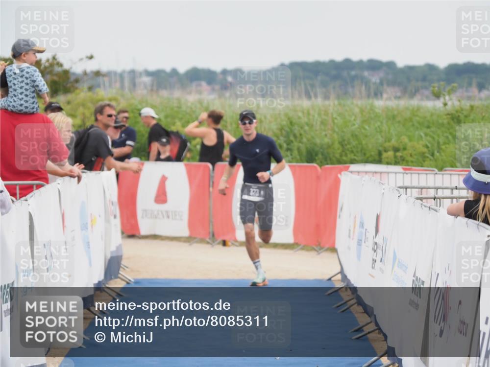 22.06.2025 - Viking Triathlon MichiJ http://msf.ph/oto/8085311 22.06.2025 14:45:34 Ziel 323 meine-sportfotos.de