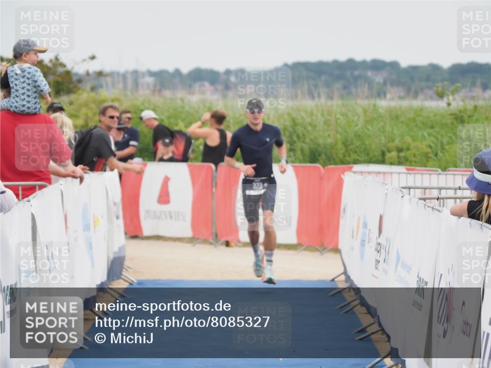 22.06.2025 - Viking Triathlon MichiJ http://msf.ph/oto/8085327 22.06.2025 14:45:34 Ziel 323 meine-sportfotos.de