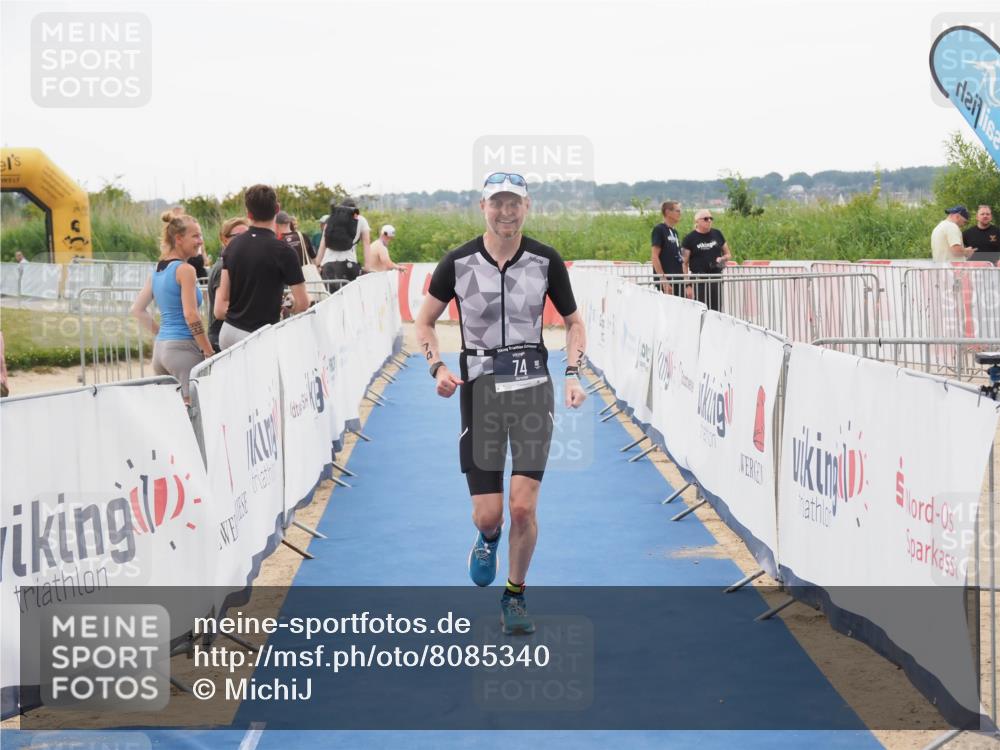 22.06.2025 - Viking Triathlon MichiJ http://msf.ph/oto/8085340 22.06.2025 16:20:32 Ziel 74 meine-sportfotos.de