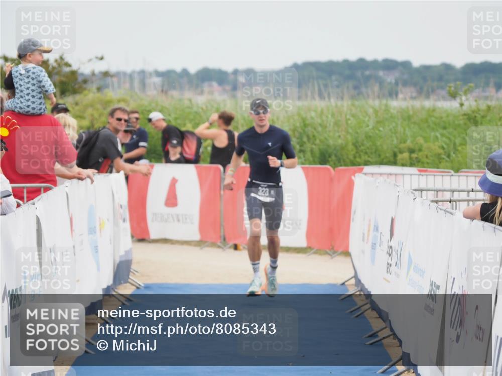 22.06.2025 - Viking Triathlon MichiJ http://msf.ph/oto/8085343 22.06.2025 14:45:34 Ziel 323 meine-sportfotos.de