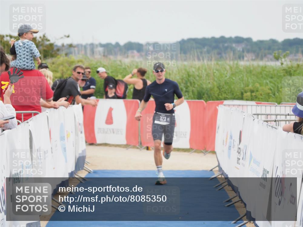 22.06.2025 - Viking Triathlon MichiJ http://msf.ph/oto/8085350 22.06.2025 14:45:35 Ziel 323 meine-sportfotos.de