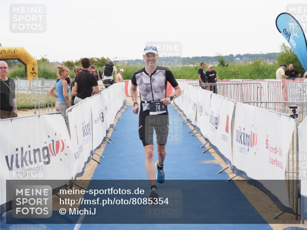 22.06.2025 - Viking Triathlon MichiJ http://msf.ph/oto/8085354 22.06.2025 16:20:32 Ziel 74 meine-sportfotos.de