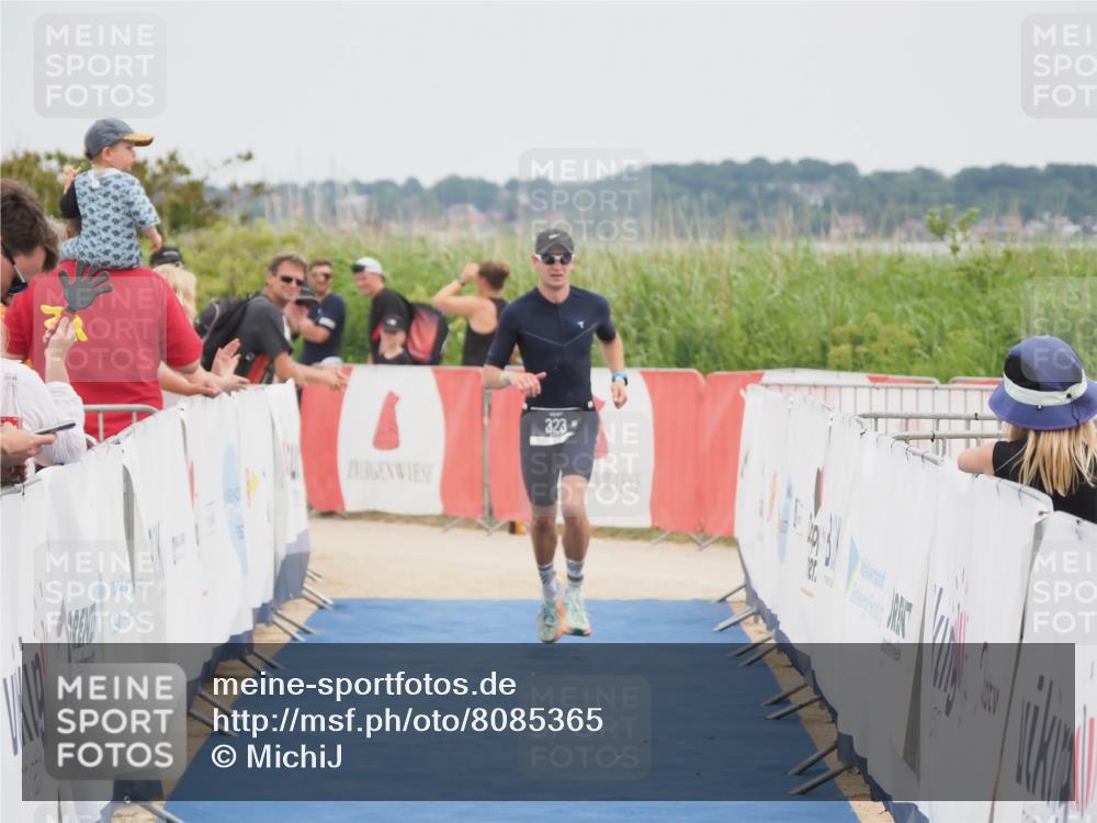 22.06.2025 - Viking Triathlon MichiJ http://msf.ph/oto/8085365 22.06.2025 14:45:35 Ziel 323 meine-sportfotos.de