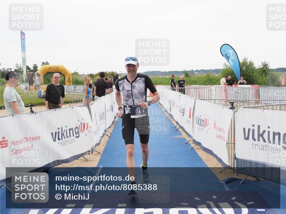 22.06.2025 - Viking Triathlon MichiJ http://msf.ph/oto/8085388 22.06.2025 16:20:33 Ziel 74 meine-sportfotos.de