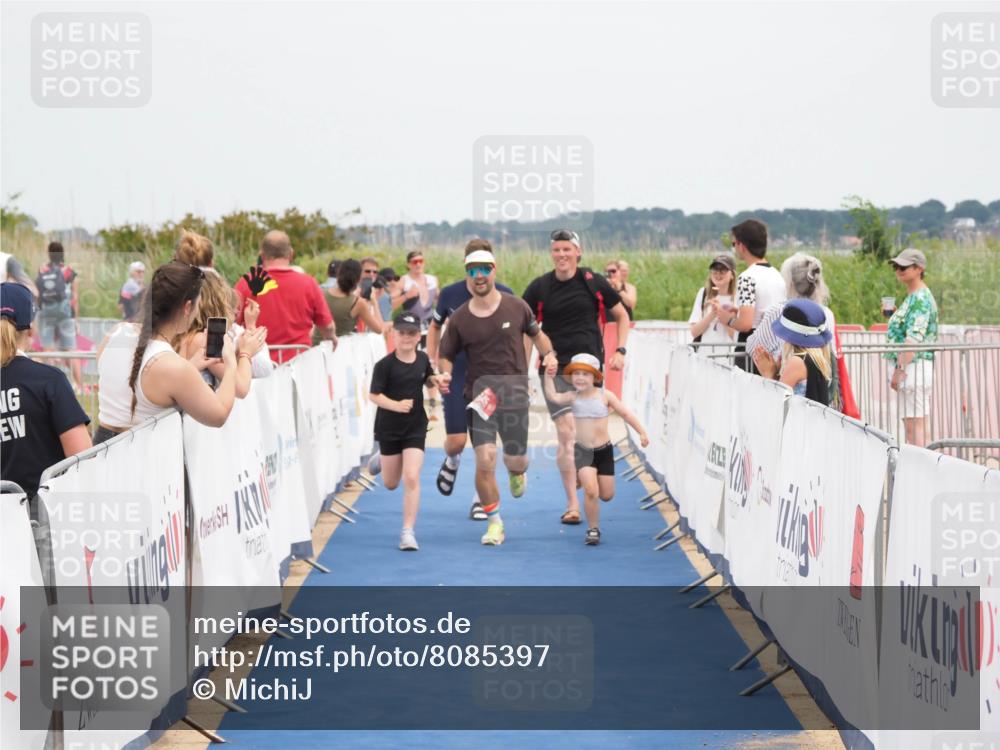 22.06.2025 - Viking Triathlon MichiJ http://msf.ph/oto/8085397 22.06.2025 14:52:11 Ziel 645 meine-sportfotos.de