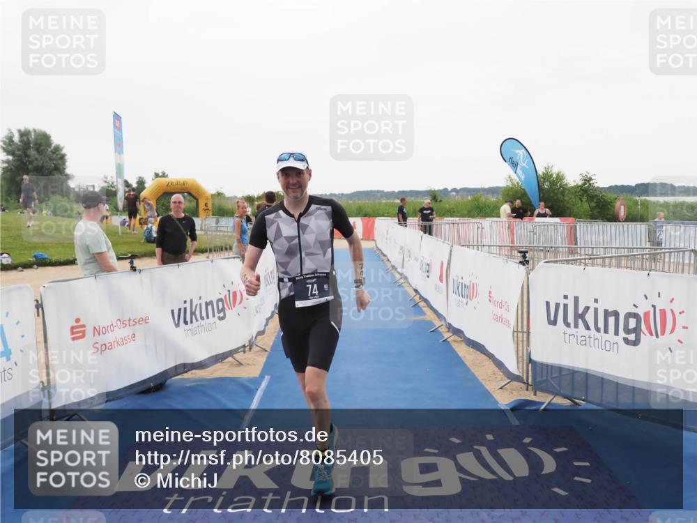 22.06.2025 - Viking Triathlon MichiJ http://msf.ph/oto/8085405 22.06.2025 16:20:34 Ziel 74 meine-sportfotos.de