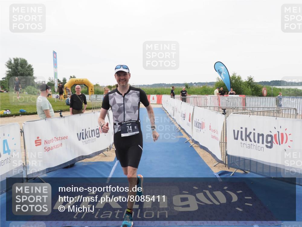 22.06.2025 - Viking Triathlon MichiJ http://msf.ph/oto/8085411 22.06.2025 16:20:34 Ziel 74 meine-sportfotos.de