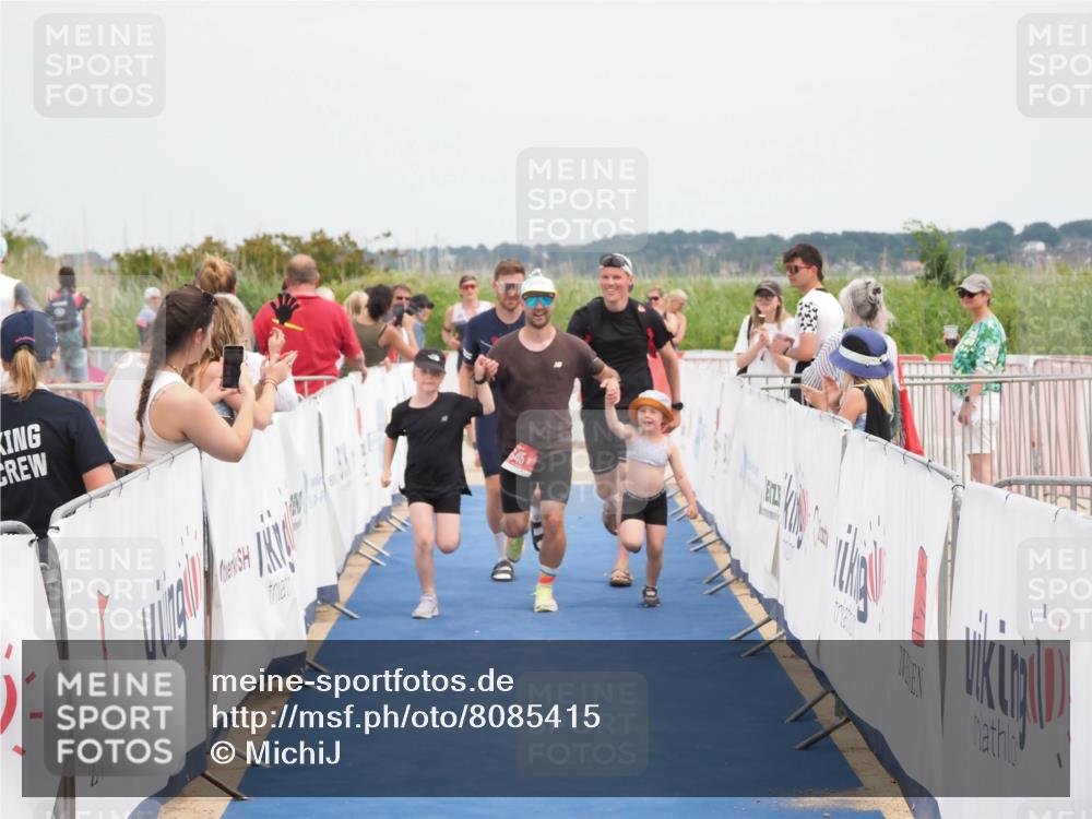 22.06.2025 - Viking Triathlon MichiJ http://msf.ph/oto/8085415 22.06.2025 14:52:12 Ziel 420, 645 meine-sportfotos.de