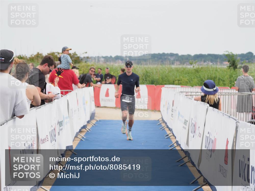 22.06.2025 - Viking Triathlon MichiJ http://msf.ph/oto/8085419 22.06.2025 14:45:36 Ziel 323 meine-sportfotos.de