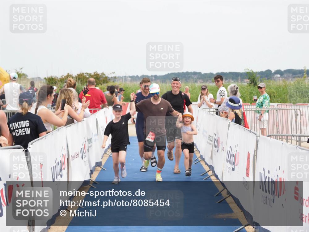 22.06.2025 - Viking Triathlon MichiJ http://msf.ph/oto/8085454 22.06.2025 14:52:13 Ziel 420, 645 meine-sportfotos.de