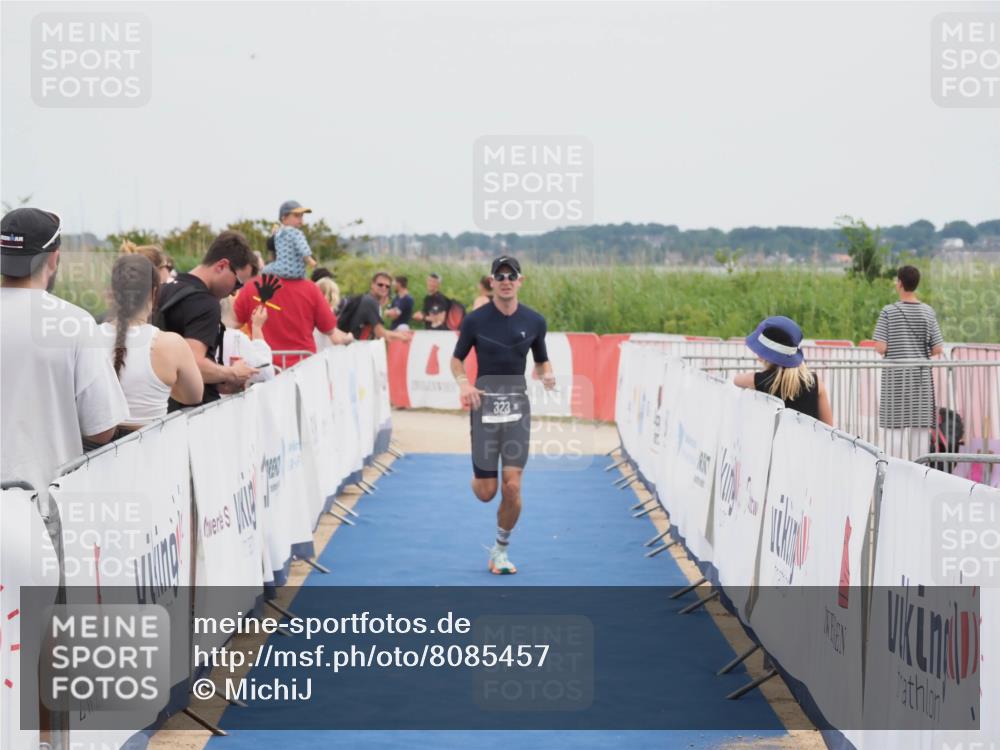 22.06.2025 - Viking Triathlon MichiJ http://msf.ph/oto/8085457 22.06.2025 14:45:37 Ziel 323 meine-sportfotos.de
