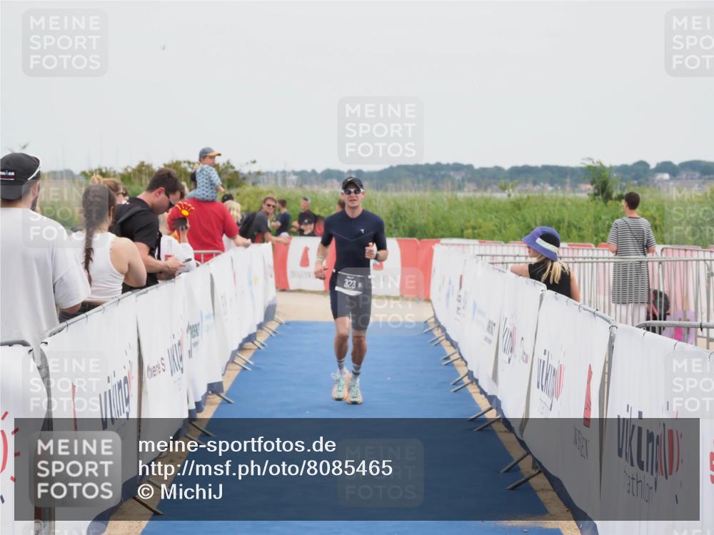 22.06.2025 - Viking Triathlon MichiJ http://msf.ph/oto/8085465 22.06.2025 14:45:37 Ziel 323 meine-sportfotos.de