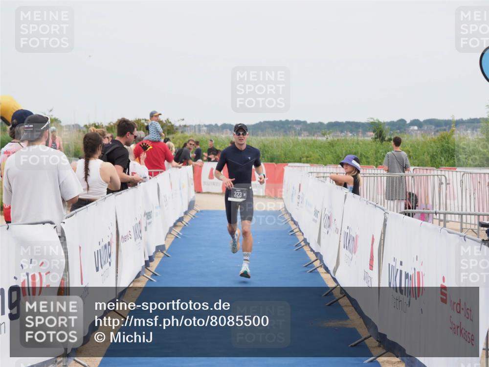 22.06.2025 - Viking Triathlon MichiJ http://msf.ph/oto/8085500 22.06.2025 14:45:37 Ziel 323 meine-sportfotos.de