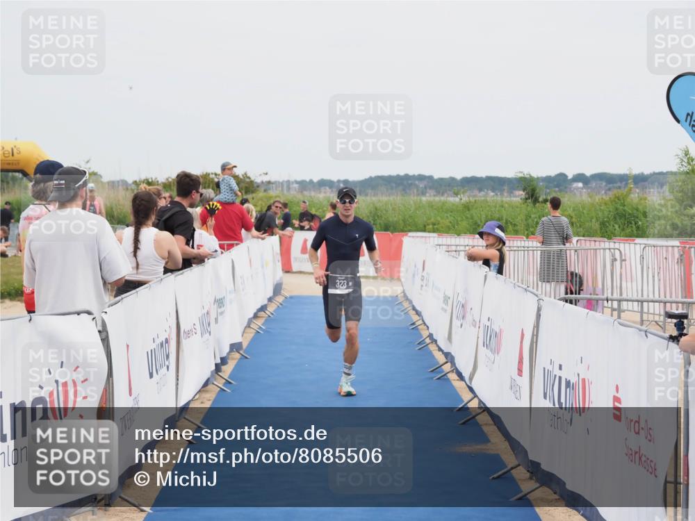 22.06.2025 - Viking Triathlon MichiJ http://msf.ph/oto/8085506 22.06.2025 14:45:37 Ziel 323 meine-sportfotos.de