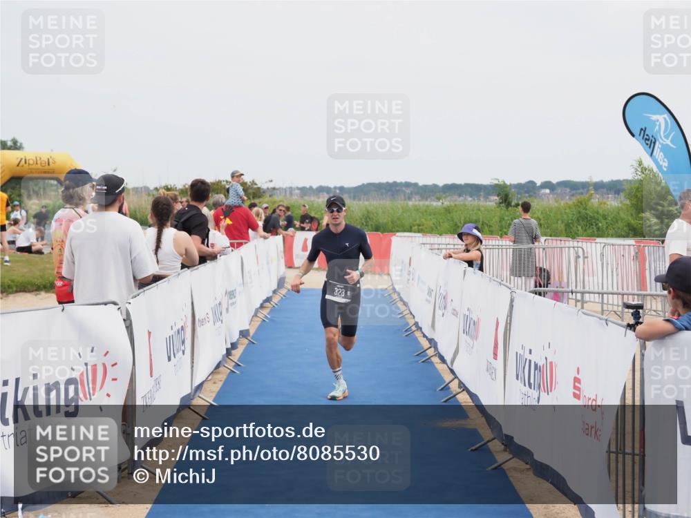 22.06.2025 - Viking Triathlon MichiJ http://msf.ph/oto/8085530 22.06.2025 14:45:38 Ziel 323 meine-sportfotos.de