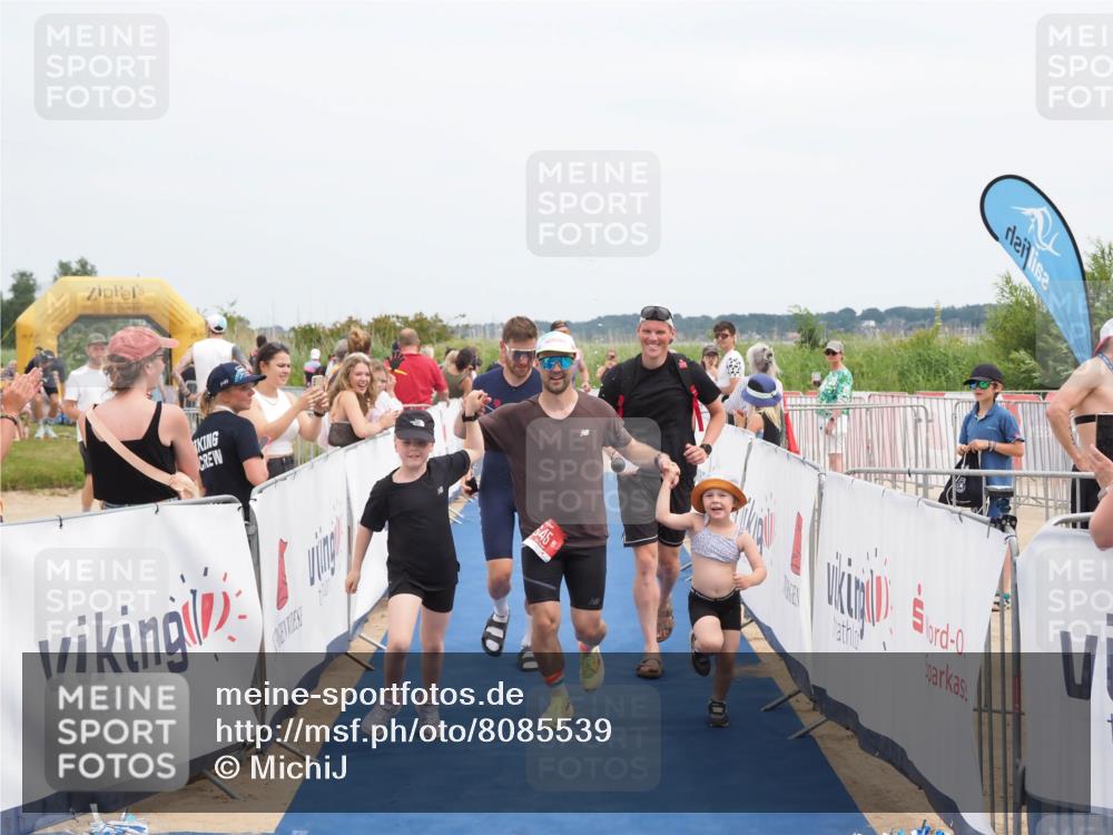 22.06.2025 - Viking Triathlon MichiJ http://msf.ph/oto/8085539 22.06.2025 14:52:14 Ziel 420, 645 meine-sportfotos.de
