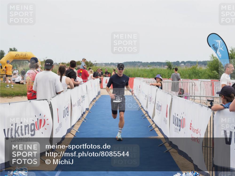 22.06.2025 - Viking Triathlon MichiJ http://msf.ph/oto/8085544 22.06.2025 14:45:38 Ziel 323 meine-sportfotos.de