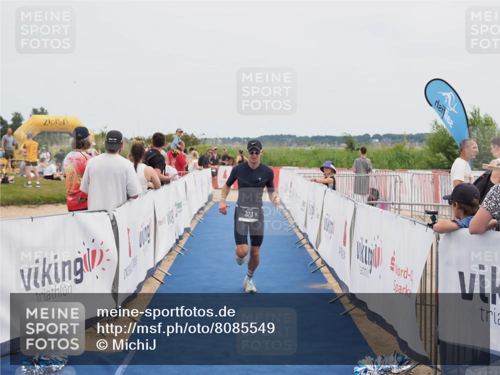 22.06.2025 - Viking Triathlon MichiJ http://msf.ph/oto/8085549 22.06.2025 14:45:38 Ziel 323 meine-sportfotos.de