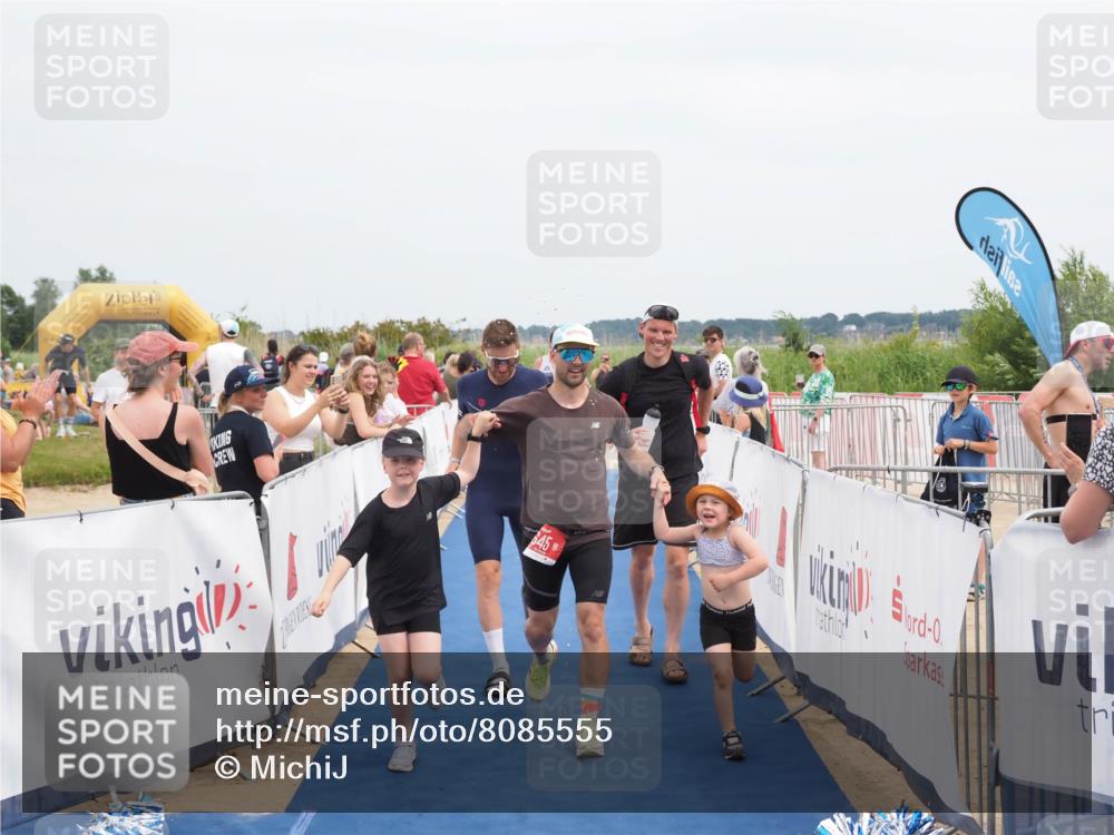 22.06.2025 - Viking Triathlon MichiJ http://msf.ph/oto/8085555 22.06.2025 14:52:15 Ziel 420, 645 meine-sportfotos.de