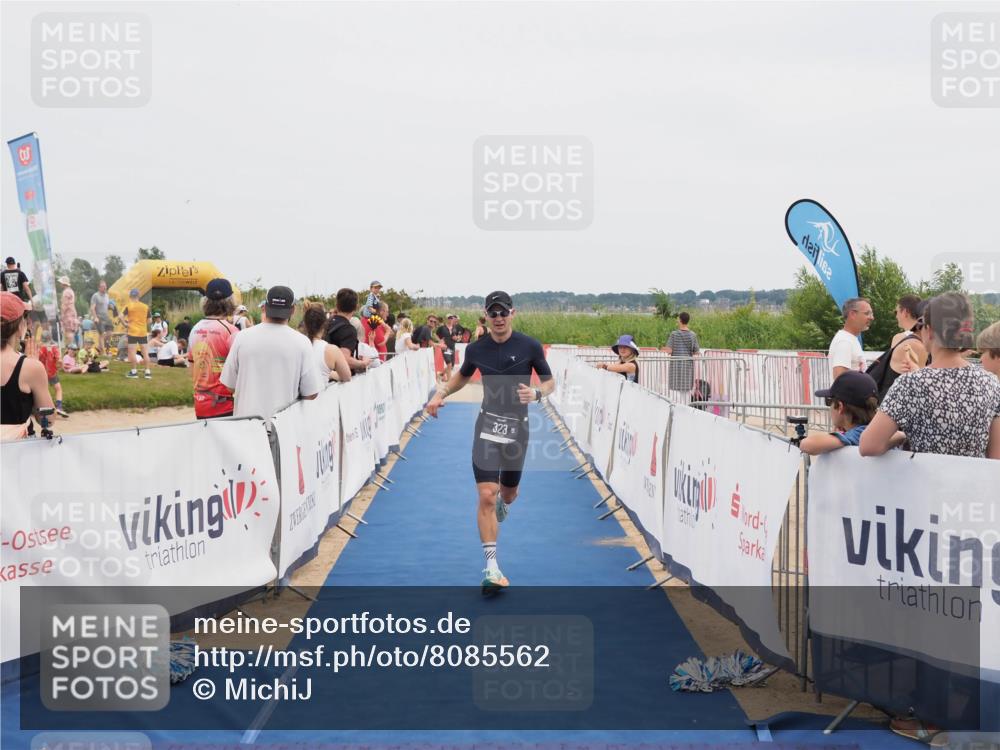 22.06.2025 - Viking Triathlon MichiJ http://msf.ph/oto/8085562 22.06.2025 14:45:38 Ziel 323 meine-sportfotos.de