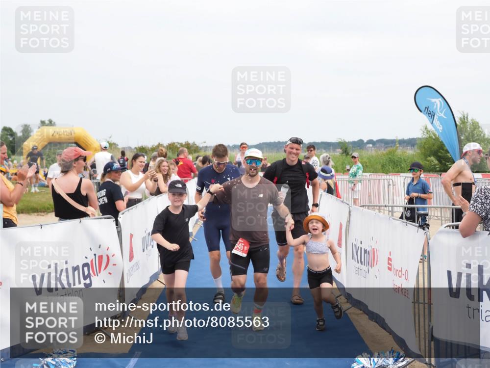 22.06.2025 - Viking Triathlon MichiJ http://msf.ph/oto/8085563 22.06.2025 14:52:15 Ziel 420, 645 meine-sportfotos.de