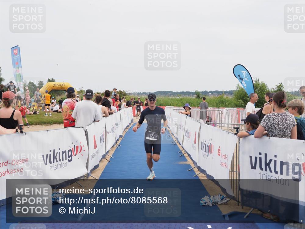 22.06.2025 - Viking Triathlon MichiJ http://msf.ph/oto/8085568 22.06.2025 14:45:38 Ziel 323 meine-sportfotos.de