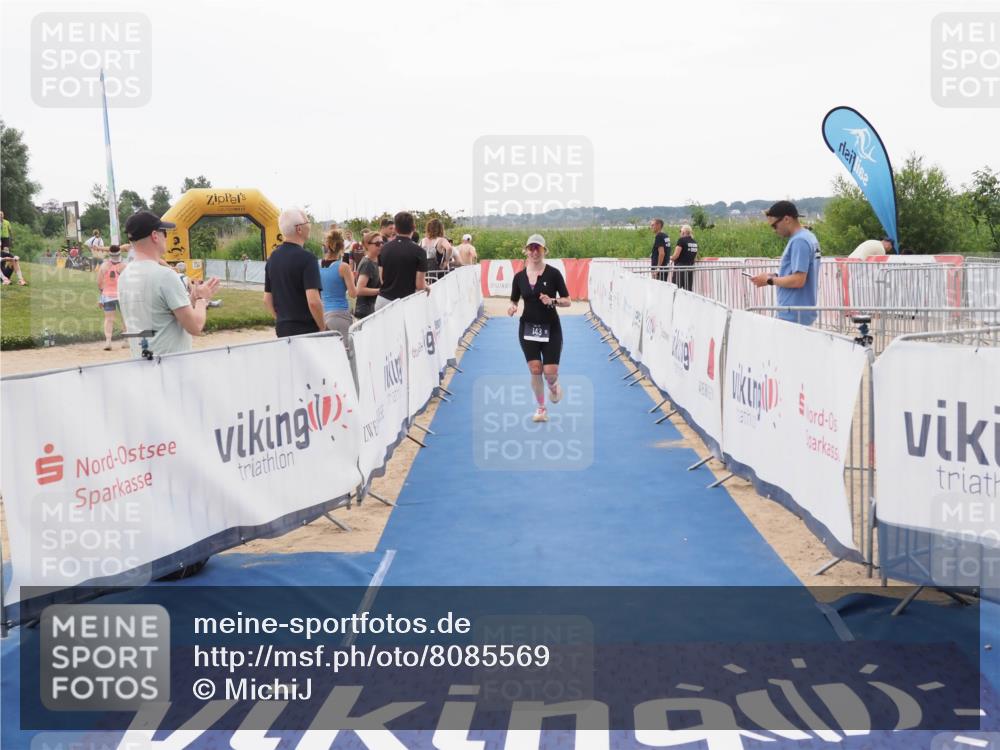 22.06.2025 - Viking Triathlon MichiJ http://msf.ph/oto/8085569 22.06.2025 16:21:28 Ziel 143 meine-sportfotos.de