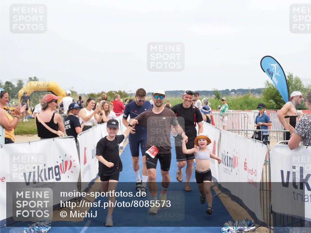 22.06.2025 - Viking Triathlon MichiJ http://msf.ph/oto/8085573 22.06.2025 14:52:15 Ziel 420, 645 meine-sportfotos.de