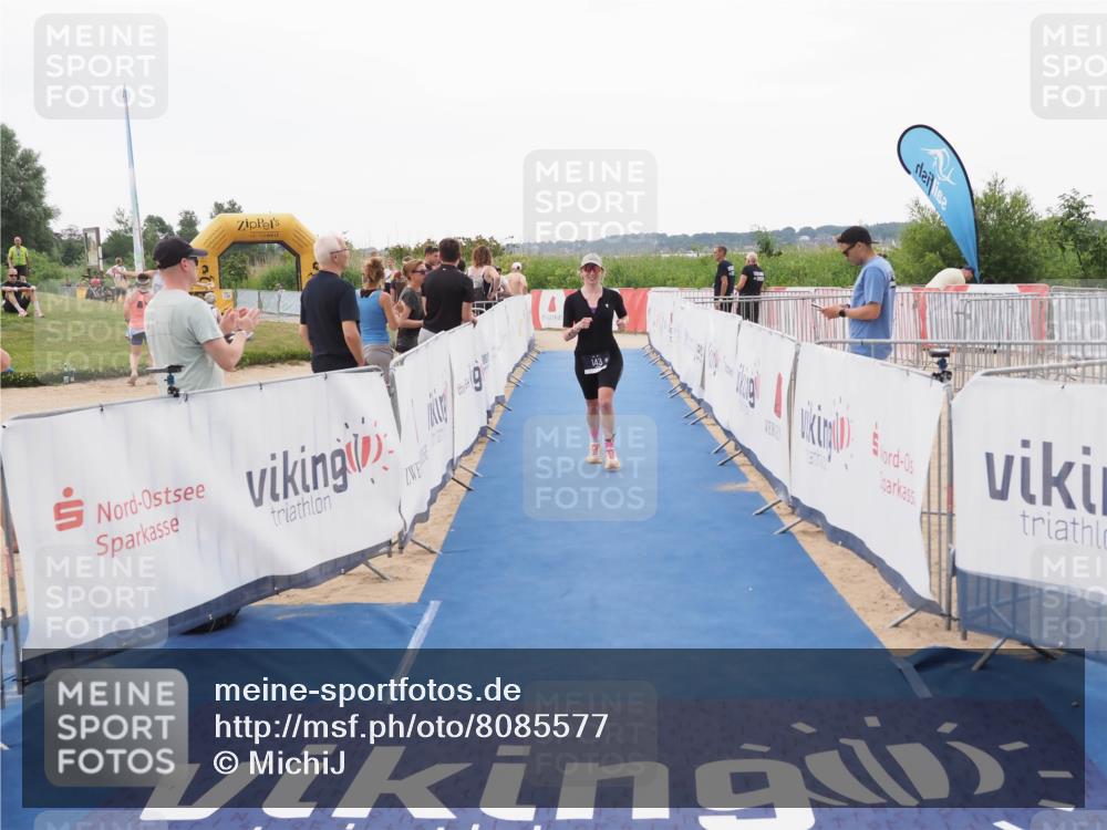 22.06.2025 - Viking Triathlon MichiJ http://msf.ph/oto/8085577 22.06.2025 16:21:28 Ziel 143 meine-sportfotos.de