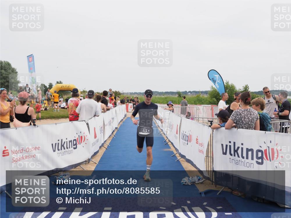 22.06.2025 - Viking Triathlon MichiJ http://msf.ph/oto/8085585 22.06.2025 14:45:39 Ziel 323 meine-sportfotos.de
