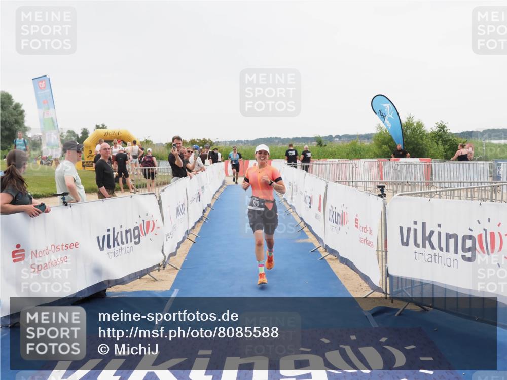22.06.2025 - Viking Triathlon MichiJ http://msf.ph/oto/8085588 22.06.2025 16:13:30 Ziel 130, 467 meine-sportfotos.de