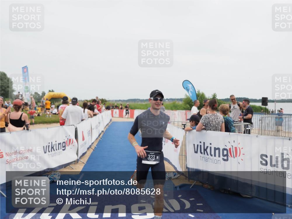 22.06.2025 - Viking Triathlon MichiJ http://msf.ph/oto/8085628 22.06.2025 14:45:39 Ziel 323 meine-sportfotos.de