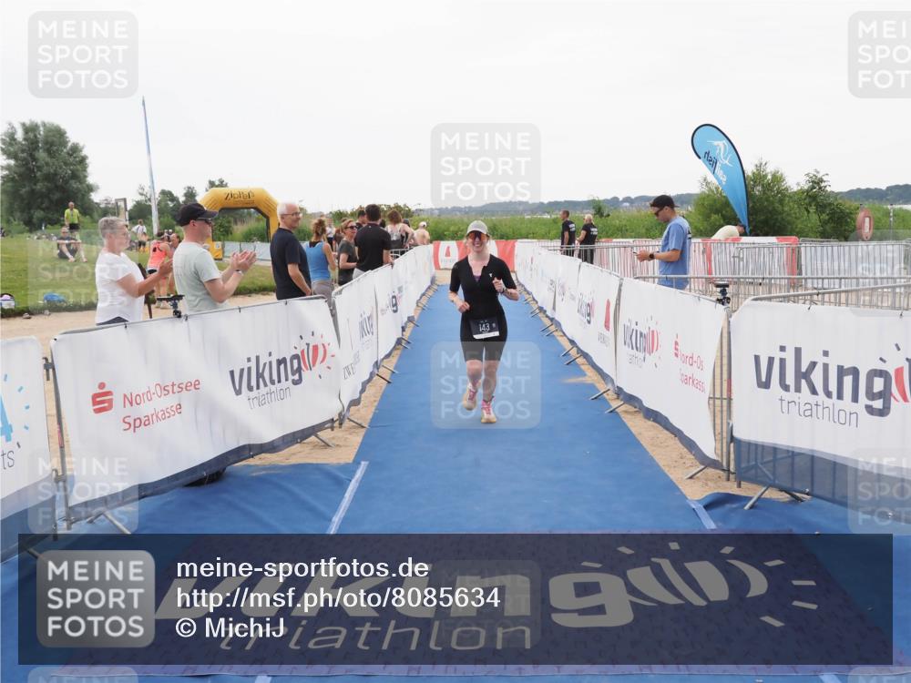 22.06.2025 - Viking Triathlon MichiJ http://msf.ph/oto/8085634 22.06.2025 16:21:29 Ziel 143 meine-sportfotos.de