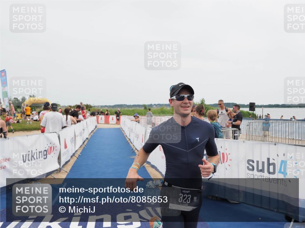 22.06.2025 - Viking Triathlon MichiJ http://msf.ph/oto/8085653 22.06.2025 14:45:40 Ziel 323 meine-sportfotos.de
