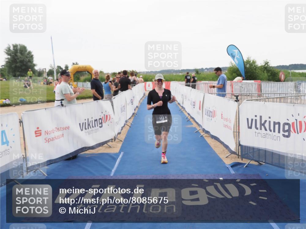 22.06.2025 - Viking Triathlon MichiJ http://msf.ph/oto/8085675 22.06.2025 16:21:29 Ziel 143 meine-sportfotos.de