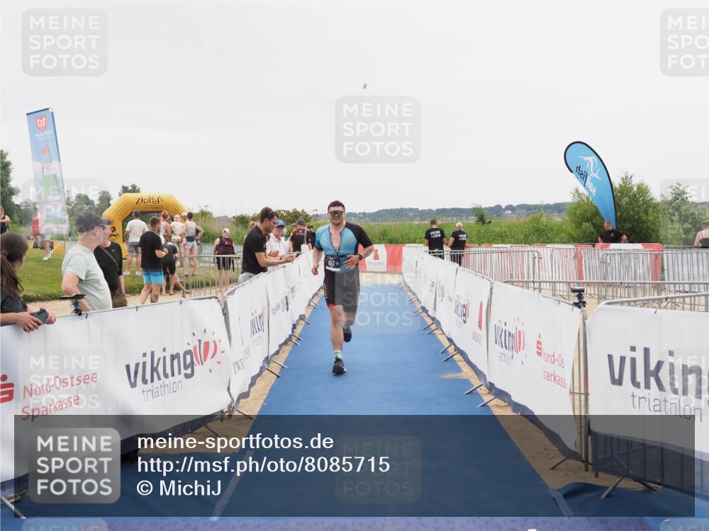 22.06.2025 - Viking Triathlon MichiJ http://msf.ph/oto/8085715 22.06.2025 16:13:35 Ziel 467 meine-sportfotos.de