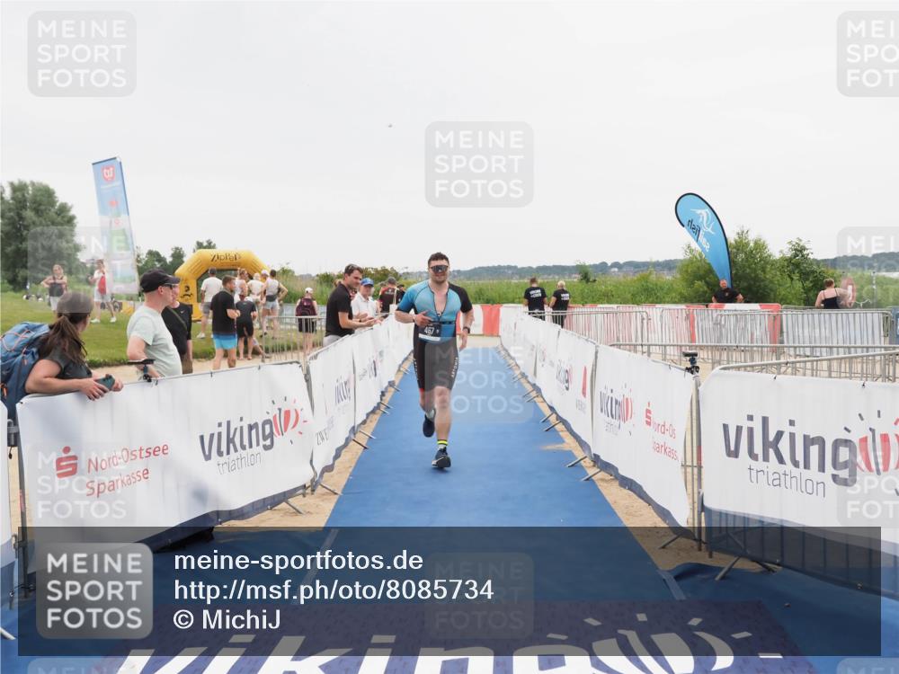 22.06.2025 - Viking Triathlon MichiJ http://msf.ph/oto/8085734 22.06.2025 16:13:35 Ziel 467 meine-sportfotos.de
