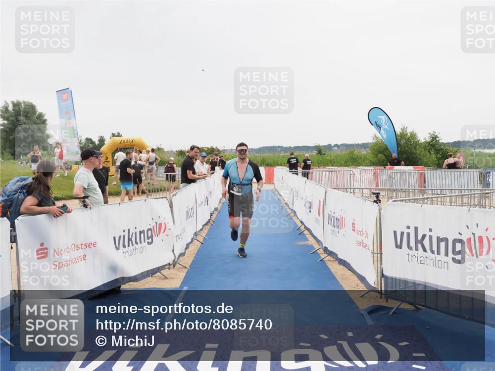 22.06.2025 - Viking Triathlon MichiJ http://msf.ph/oto/8085740 22.06.2025 16:13:35 Ziel 467 meine-sportfotos.de