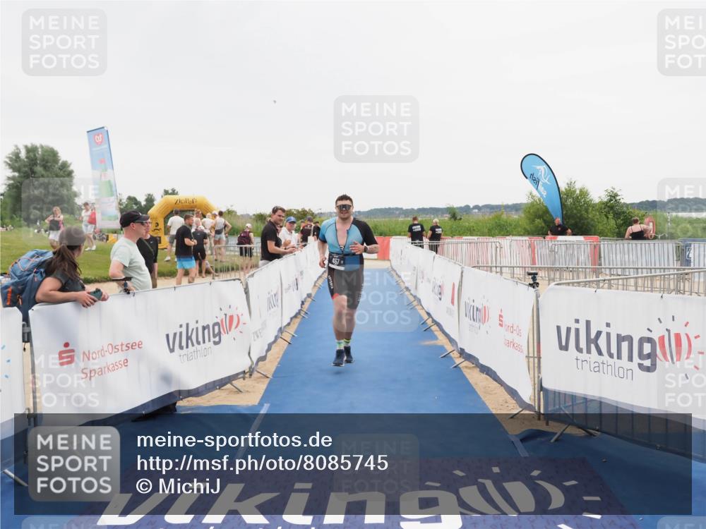 22.06.2025 - Viking Triathlon MichiJ http://msf.ph/oto/8085745 22.06.2025 16:13:35 Ziel 467 meine-sportfotos.de